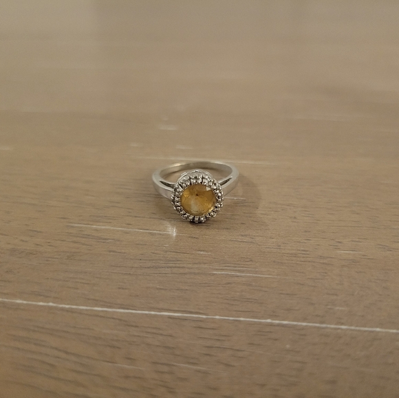 Sterling Silver Ring - Picture 4 of 14